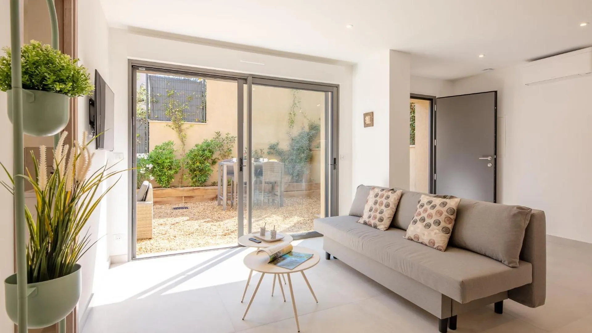 Apartment Akemi By Interhome Sainte-Maxime 0*,
